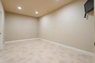2251 Walker Dr, Valparaiso, IN 46385 - Photo 76