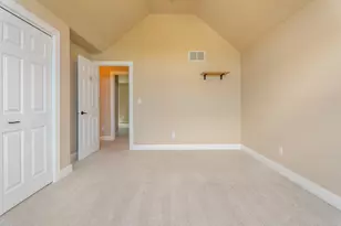 2251 Walker Dr, Valparaiso, IN 46385 - Photo 56