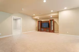 2251 Walker Dr, Valparaiso, IN 46385 - Photo 66