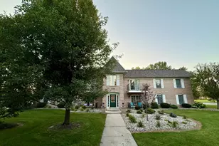 2629 Georgetowne Dr, Highland, IN 46322 - Photo 2