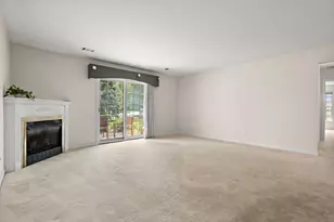2629 Georgetowne Dr, Highland, IN 46322 - Photo 8