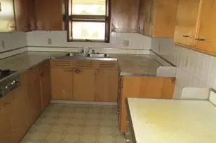 5006 Washington St, Gary, IN 46408 - Photo 4