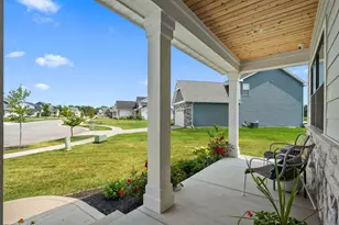 8892 Morning Crest Ct, Saint John, IN 46373 - Photo 4