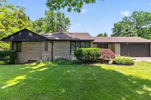 120 E Oak Hill Rd, Chesterton, IN 46304 - Photo 1