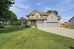 179 Palomino Ln, Valparaiso, IN 46383 - Photo 2