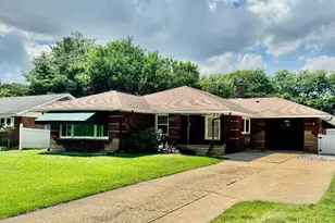 8246 Northcote Ave, Munster, IN 46321 - Photo 1