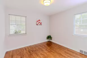 555 Taft Pl, Gary, IN 46404 - Photo 12