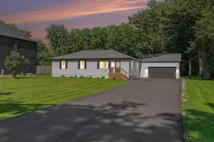 1427 Austin Ave, Schererville, IN 46375 - Photo 4