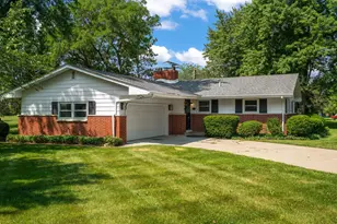 419 Hemlock Ln, Crown Point, IN 46307 - Photo 4