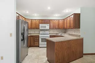 400 Commanche Dr, Lowell, IN 46356 - Photo 8