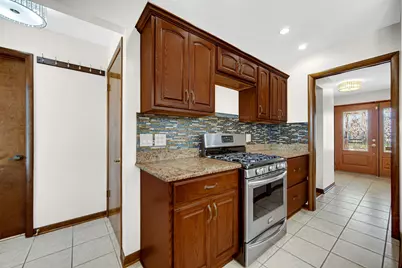 9301 Southmoor Avenue, Highland, IN 46322 - Photo 8