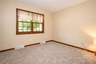 507 Eastwood Dr, Kouts, IN 46347 - Photo 24