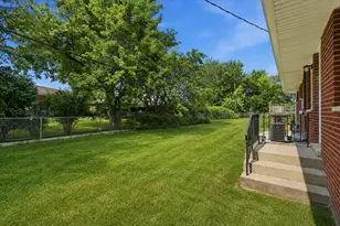 1401 W 55th Ave, Merrillville, IN 46410 - Photo 20