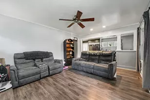 1034 E Cleveland Ave, Hobart, IN 46342 - Photo 8