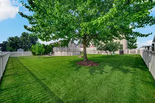 601 Sunflower Ln, Dyer, IN 46311 - Photo 4