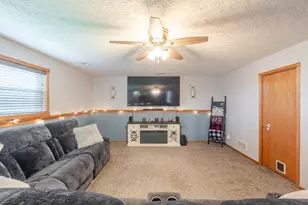 7832 Murrelet St, Hobart, IN 46342 - Photo 16