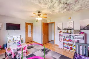 7832 Murrelet St, Hobart, IN 46342 - Photo 4