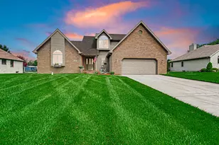 315 Kenbridge Ct, Valparaiso, IN 46385 - Photo 2
