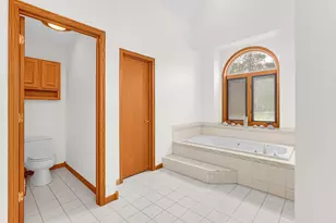 315 Kenbridge Ct, Valparaiso, IN 46385 - Photo 18