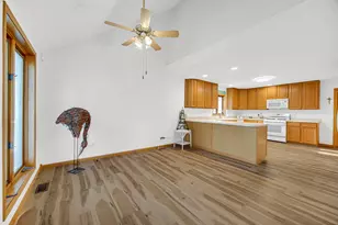 315 Kenbridge Ct, Valparaiso, IN 46385 - Photo 10