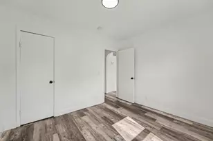 9522 Erie St, Highland, IN 46322 - Photo 14