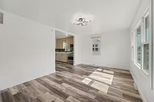 9522 Erie St, Highland, IN 46322 - Photo 6