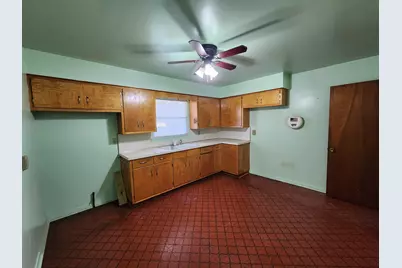 633 N Glenwood Avenue, Griffith, IN 46319 - Photo 2