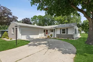 1009 Illinois St, Valparaiso, IN 46383 - Photo 1