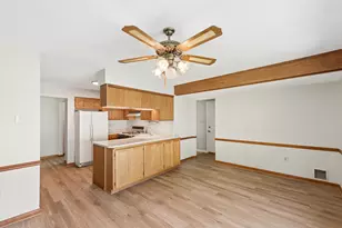 1009 Illinois St, Valparaiso, IN 46383 - Photo 6