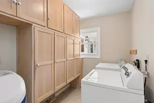 1009 Illinois St, Valparaiso, IN 46383 - Photo 16