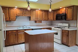 1629 Almond St SW, Demotte, IN 46310 - Photo 6