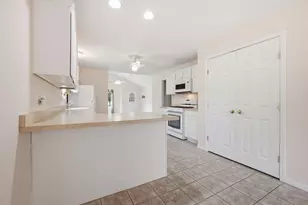 1001 Carnation St SE, Demotte, IN 46310 - Photo 8