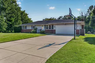 8621 W 86th Ct, Dyer, IN 46311 - Photo 2
