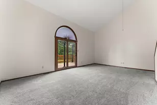 2111 Dorchester Ln, Schererville, IN 46375 - Photo 4