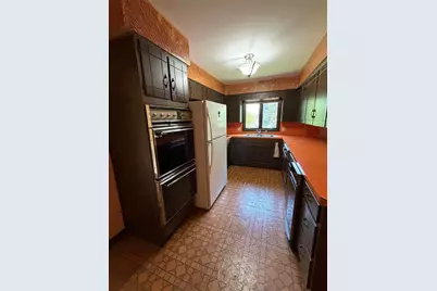 1076 Shoreline Road, Crown Point, IN 46307 - Photo 8