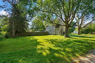 221 N Pennsylvania St, Hobart, IN 46342 - Photo 4
