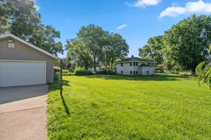 221 N Pennsylvania St, Hobart, IN 46342 - Photo 6