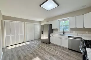 2970 Monnier St, Portage, IN 46368 - Photo 4