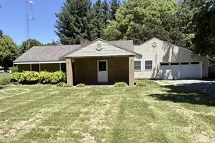 2223 W Oak St, La Porte, IN 46350 - Photo 1