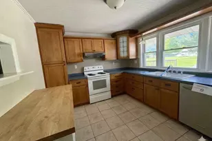 2223 W Oak St, La Porte, IN 46350 - Photo 10