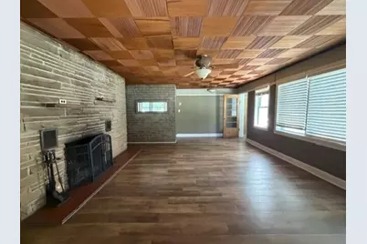 2223 W Oak Street, La Porte, IN 46350 - Photo 6