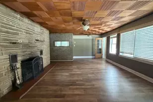 2223 W Oak St, La Porte, IN 46350 - Photo 6