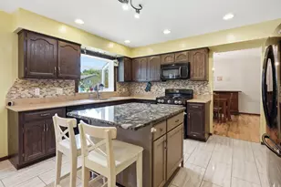 9218 Greenwood Ave, Munster, IN 46321 - Photo 10