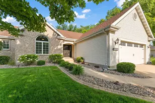 8530 Heather Ct, Saint John, IN 46373 - Photo 2