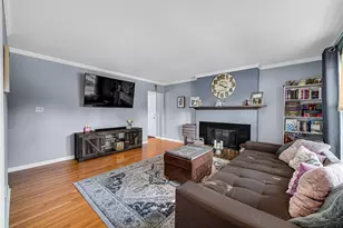 2208 Berwick Dr, Valparaiso, IN 46383 - Photo 6