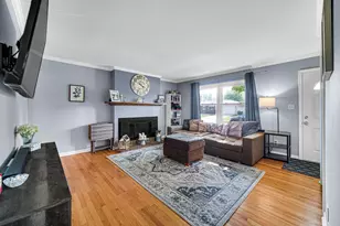 2208 Berwick Dr, Valparaiso, IN 46383 - Photo 8