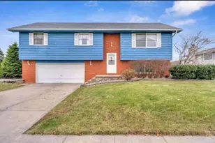 7568 Wright St, Merrillville, IN 46410 - Photo 1