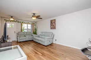 7849 Wright St, Merrillville, IN 46410 - Photo 8
