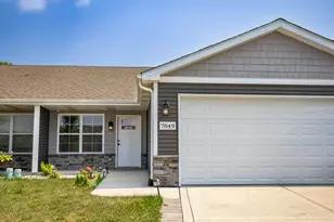 7849 Wright St, Merrillville, IN 46410 - Photo 2