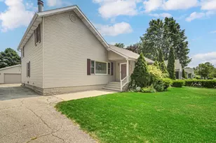 1607 A St, La Porte, IN 46350 - Photo 2